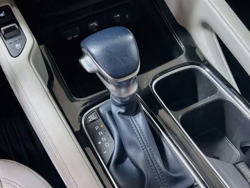 Certified 2023 Kia Telluride EX w/ EX Captain's Chair Package FWD image 17