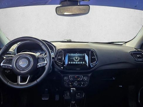 Used 2021 Jeep Compass Latitude image 21