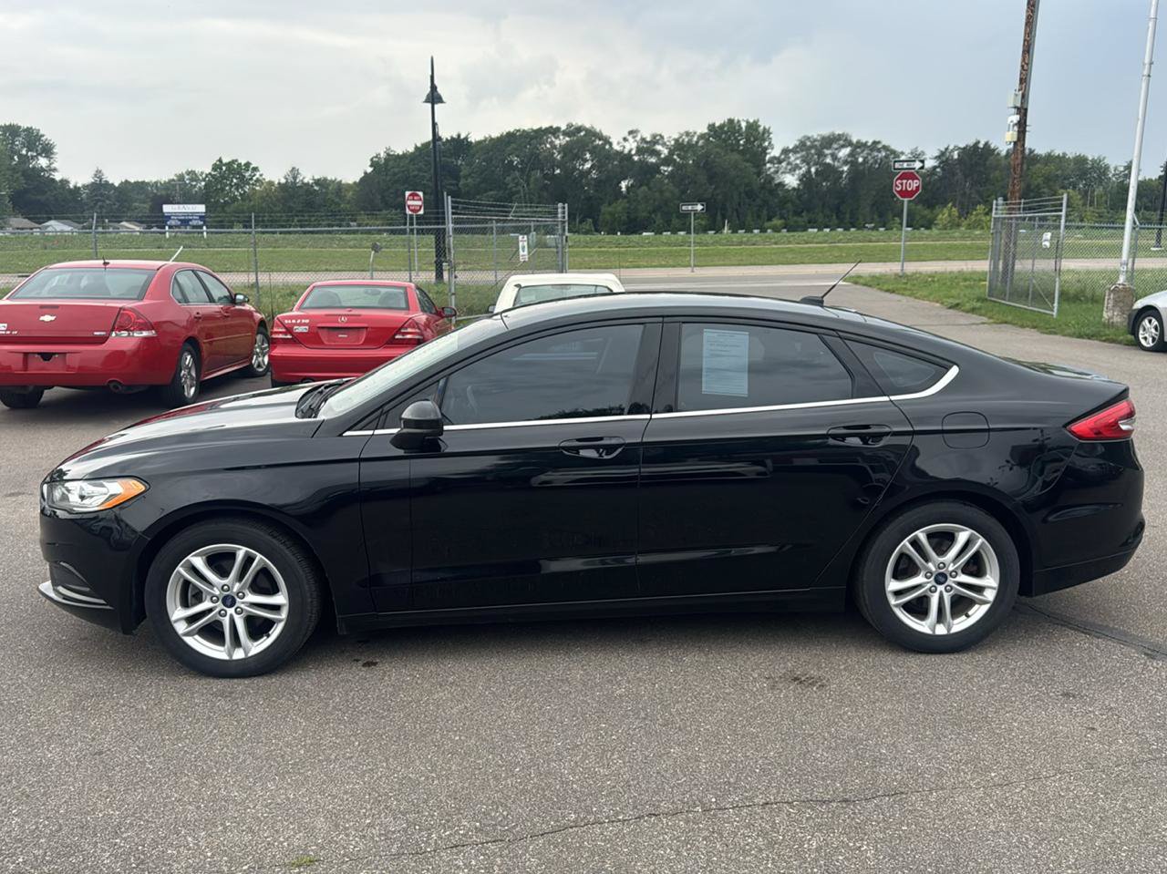 Used 2018 Ford Fusion SE w/ Fusion SE Technology Package FWD image 8
