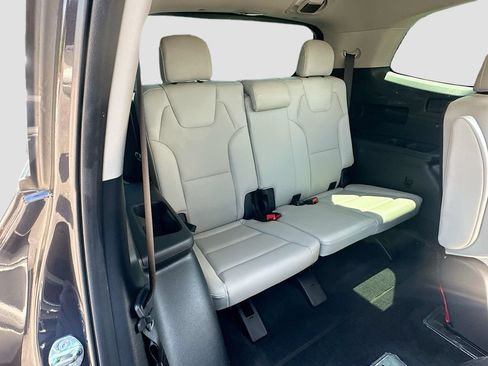 Certified 2025 Kia Telluride S FWD image 28