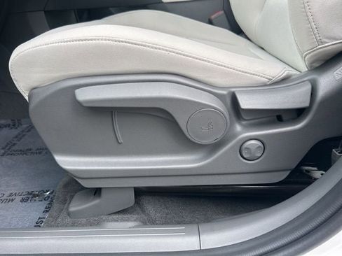 New 2026 Hyundai Santa Fe SE image 16