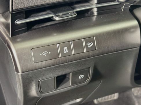 Used 2025 Hyundai Kona SEL AWD/4WD image 17