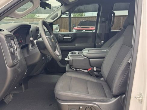 Used 2025 Chevrolet Silverado 1500 Custom RWD image 6