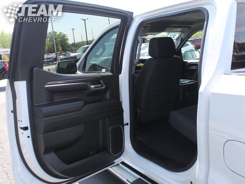 Used 2023 Chevrolet Silverado 1500 LT w/ Z71 Off-Road Package AWD/4WD image 20