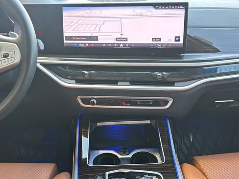 Used 2024 BMW X7 xDrive40i w/ Executive Package image 3