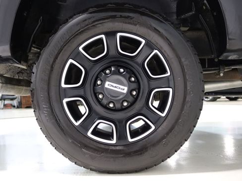 Used 2023 Ford F250 Platinum w/ FX4 Off-Road Package AWD/4WD image 90