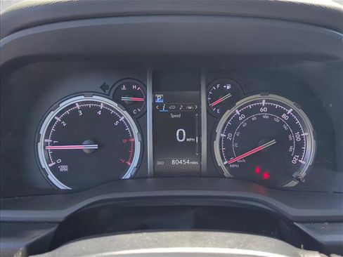 Certified 2022 Toyota 4Runner TRD Off-Road AWD/4WD image 12