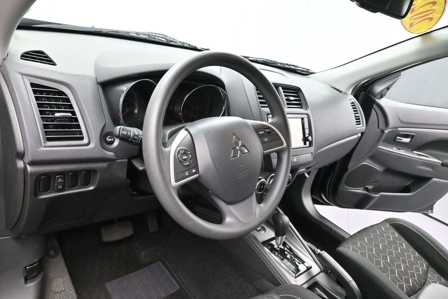 Used 2023 Mitsubishi Outlander Sport ES AWD/4WD image 13