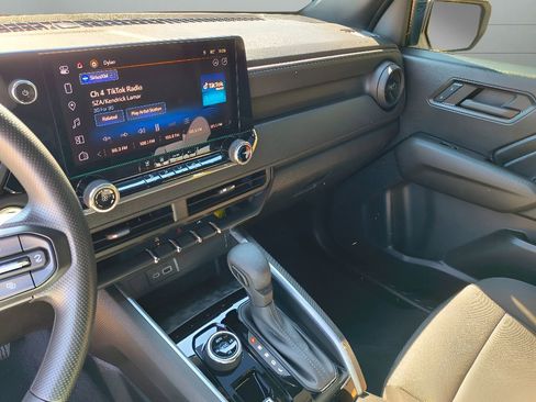 Used 2024 Chevrolet Colorado Trail Boss AWD/4WD image 21