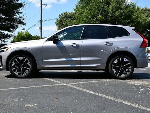Used 2026 Volvo XC60 B5 Plus AWD/4WD image 4
