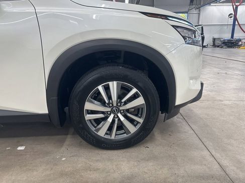 Used 2024 Nissan Pathfinder SL AWD/4WD image 34
