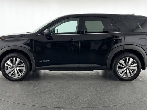 Used 2025 Nissan Pathfinder SV FWD image 5