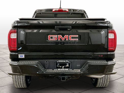 Used 2025 GMC Canyon AT4 w/ Nightfall Edition AWD/4WD image 4