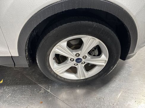 Used 2015 Ford Escape SE image 14