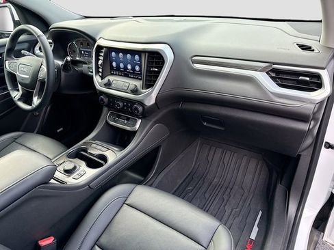 Used 2023 GMC Acadia SLT image 32