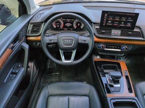 Used 2022 Audi Q5 2.0T Premium Plus w/ Premium Plus Package AWD/4WD image 16