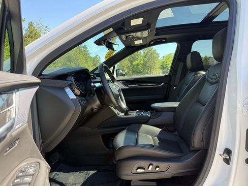 Used 2024 Cadillac XT6 Premium Luxury w/ Technology Package AWD/4WD image 25