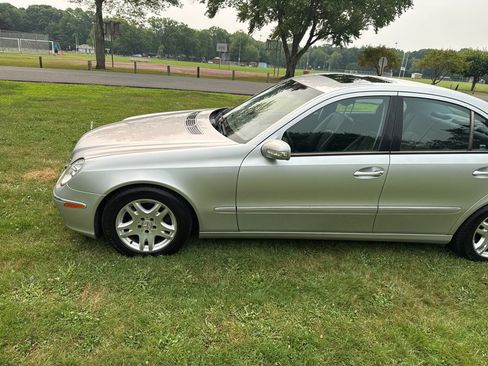 Used 2004 Mercedes-Benz E 320 4MATIC Sedan image 39