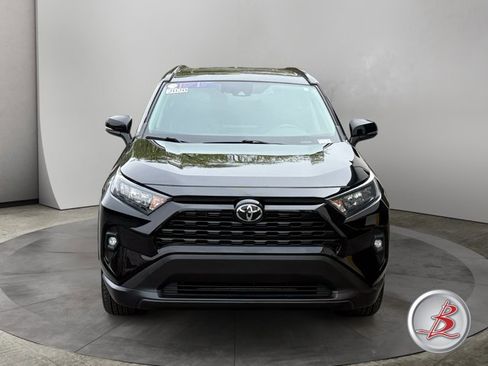 Used 2020 Toyota RAV4 XLE Premium image 2
