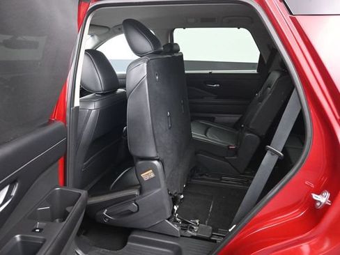 Used 2023 Nissan Pathfinder SL AWD/4WD image 28