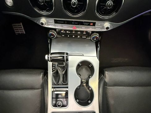 Used 2020 Kia Stinger GT1 RWD image 16