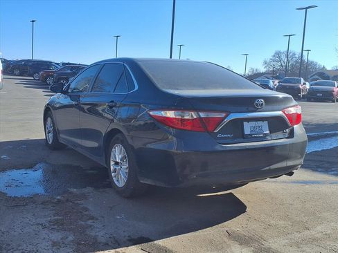 Used 2017 Toyota Camry LE image 29