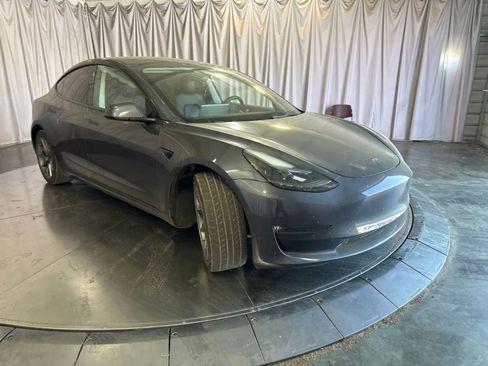 Used 2022 Tesla Model 3 Long Range AWD/4WD image 3