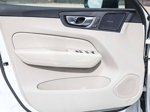 New 2025 Volvo XC60 T8 Ultra w/ Protection Package Premier image 23