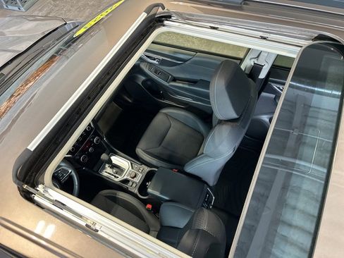 Used 2023 Subaru Forester Premium image 34