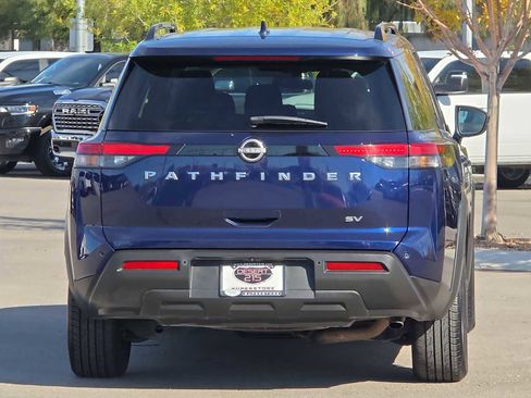 Used 2023 Nissan Pathfinder SV image 8