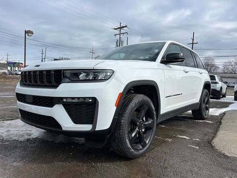 New 2026 Jeep Grand Cherokee Limited w/ Limited Altitude Package AWD/4WD image 7