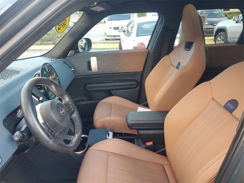 Used 2025 MINI Cooper Countryman S w/ Comfort Package Max image 15
