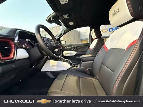Used 2026 GMC Canyon AT4X w/ AT4X AEV Edition AWD/4WD image 27