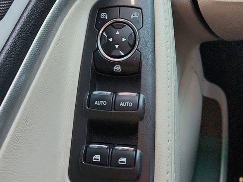 Used 2014 Ford Explorer XLT w/ Equipment Group 202A AWD/4WD image 21