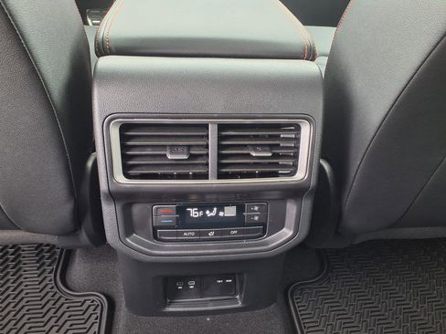 New 2026 Volkswagen Atlas Peak Edition image 16