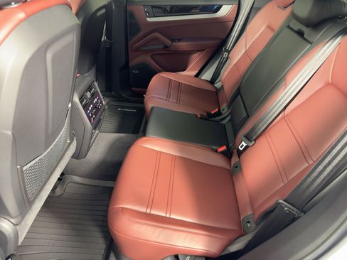 Certified 2026 Porsche Cayenne Coupe image 15