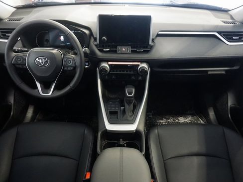 Used 2025 Toyota RAV4 XLE Premium image 26