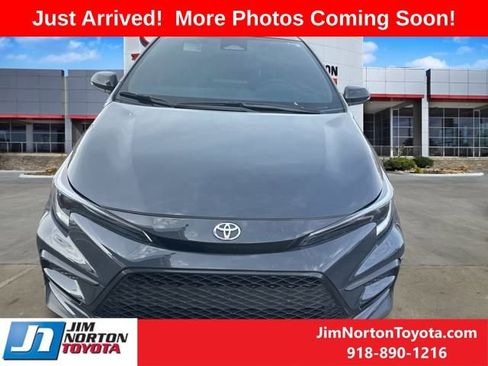 Used 2024 Toyota Corolla SE image 3