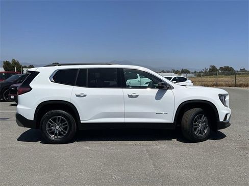 New 2025 GMC Acadia Elevation image 2