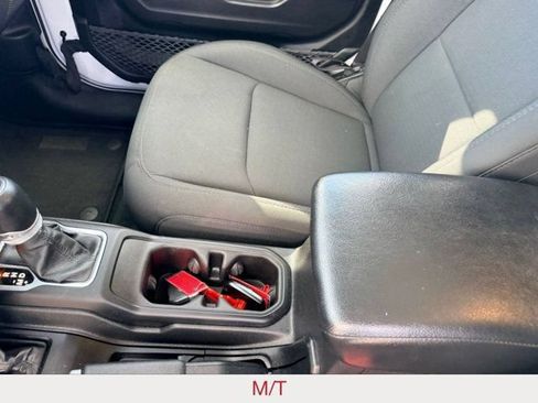 Certified 2023 Jeep Gladiator Sport AWD/4WD image 18