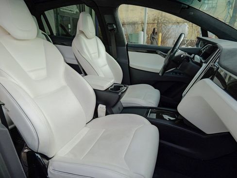 Used 2016 Tesla Model X 90D image 38
