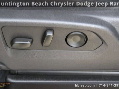 Used 2025 Chevrolet Tahoe Z71 image 39