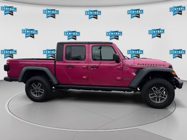 Used 2024 Jeep Gladiator Mojave w/ Convenience Group AWD/4WD image 7