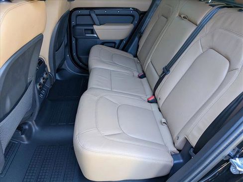 New 2026 Land Rover Defender 110 X-Dynamic SE image 15