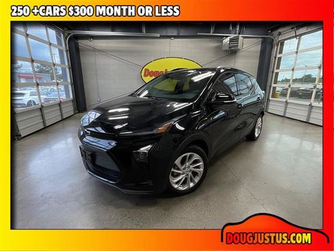 Used 2023 Chevrolet Bolt EUV LT w/ Driver Confidence Package FWD image 1