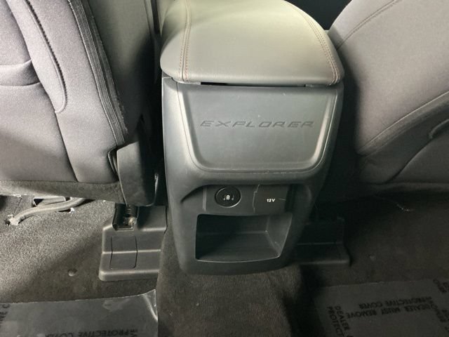 Used 2025 Ford Explorer Active AWD/4WD image 24