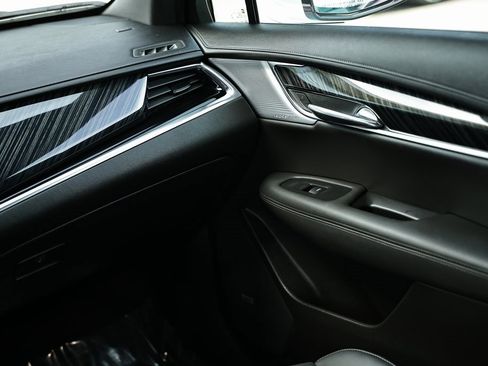 Used 2024 Cadillac XT6 Premium Luxury w/ Technology Package image 30