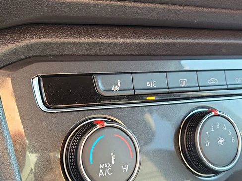 Used 2024 Volkswagen Tiguan S image 10