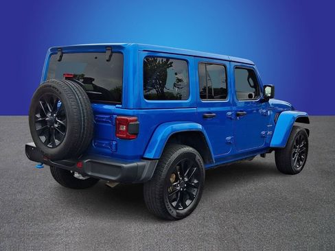 Used 2024 Jeep Wrangler Unlimited Sahara AWD/4WD image 4