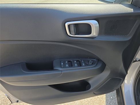 New 2026 Hyundai Venue SE image 17